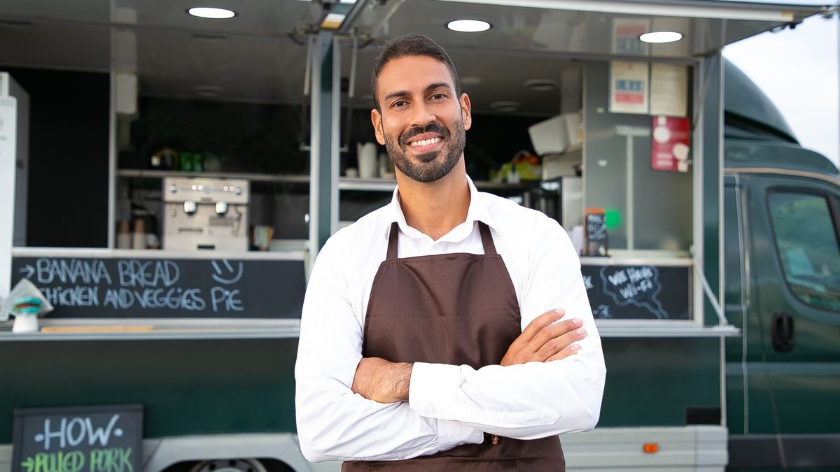 Growth Consultant Job Description: What the Role Should Actually Include for UAE and UK SMEs